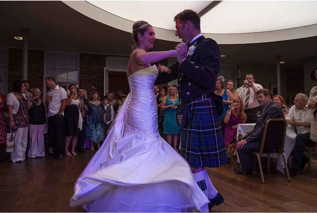 Wedding Photographer Dordogne, France, wedding photography studio in the Dordogne, near to Eymet, Bergerac, Beaumont, Ruffec, Monpazier, Villereal, Issigeac, Fumel, Sarlat, bridal photography & portraits