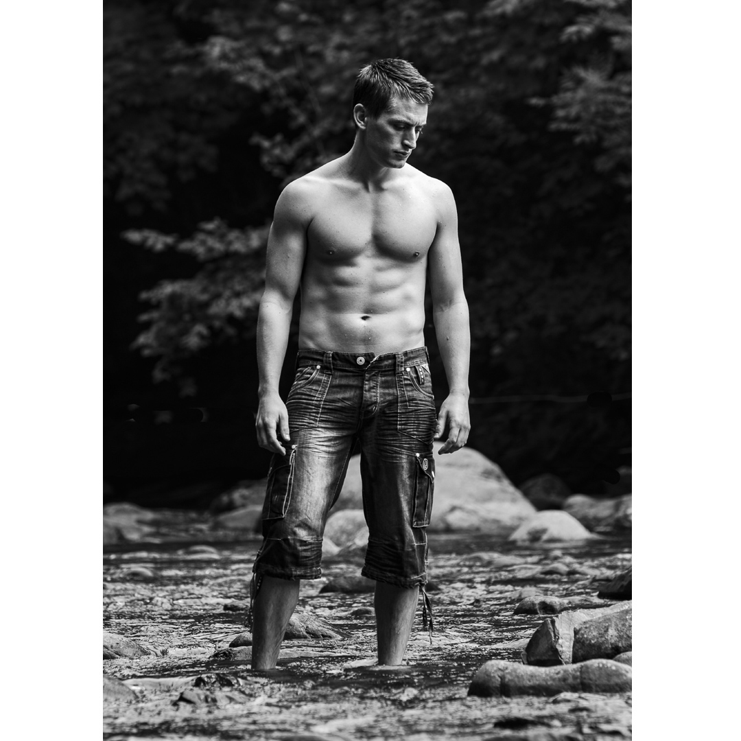 Fashion portrait photographer Dordogne, France.