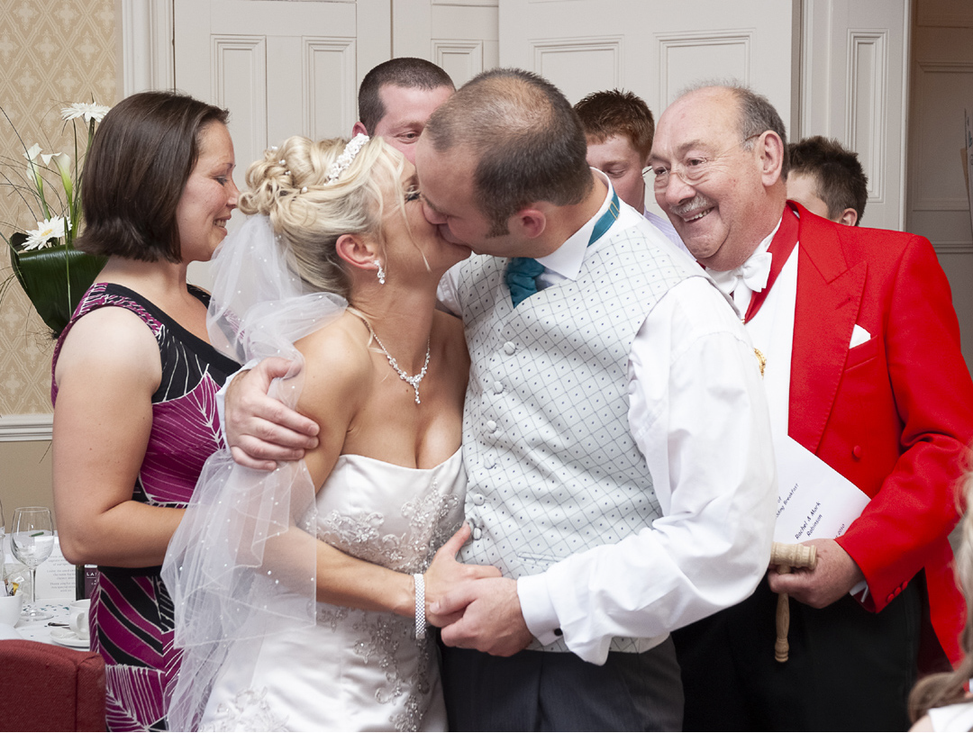 English bridal photographer for weddings in Dordogne