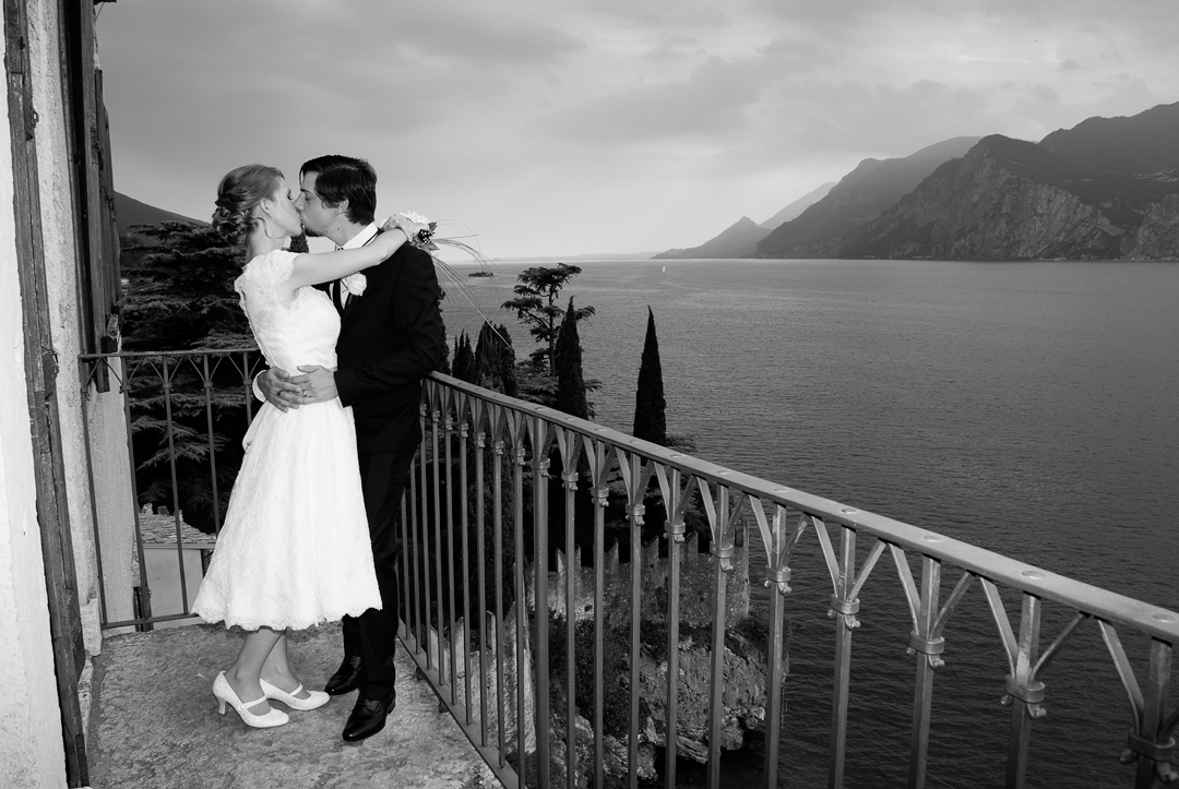 Wedding Photographer Dordogne, France, wedding photography studio in the Dordogne, near to Eymet, Bergerac, Beaumont, Ruffec, Monpazier, Fumel, Sarlat, bridal photography & portraits