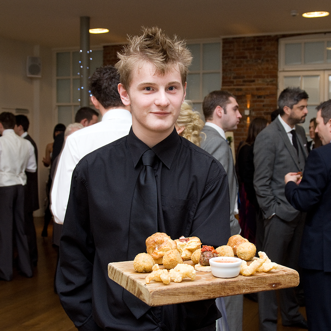 Wedding photographer for weddings in Dordogne, Eymet, Bergerac, Beaumont, Ruffec, Monpazier, Villereal, Issigeac, bridesmaids, wedding portrait, wedding day, english photographer,
